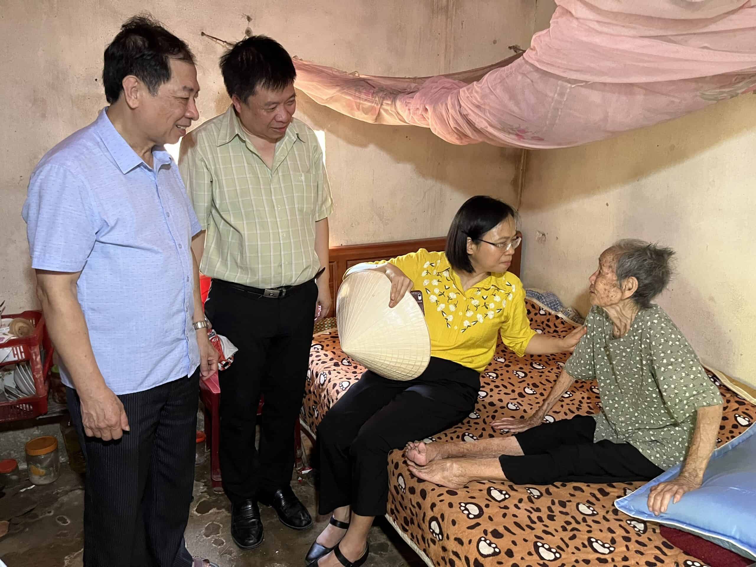 Hiệu quả từ hoạt động chăm sóc tại nhà tại Câu lạc bộ Liên thế hệ Tự giúp nhau thôn Thuần Nhất