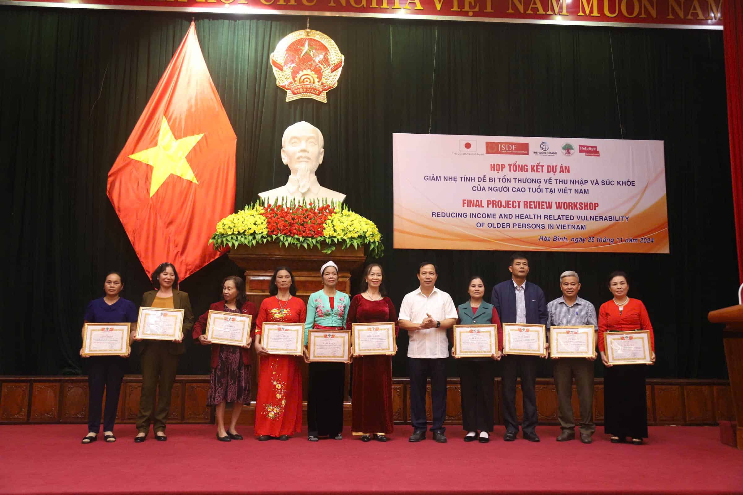 Hội nghị Tổng kết và Bàn giao Dự án “Giảm nhẹ tính dễ bị tổn thương về thu nhập và sức khỏe người cao tuổi” tại tỉnh Hòa Bình